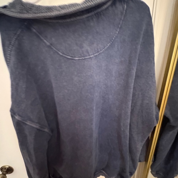 Aerie Textured Gray Pullover - Picture 3 of 3